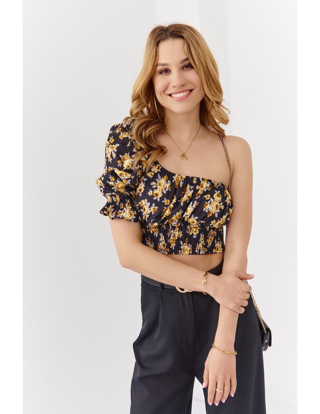 Crop top floral asimetric, negru si galben 020520 - Magazin online - Boutique